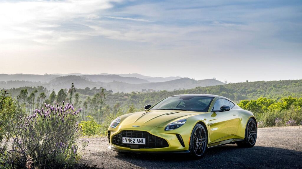 Luxury carmaker in trouble: Aston Martin issues new debt and profit warning