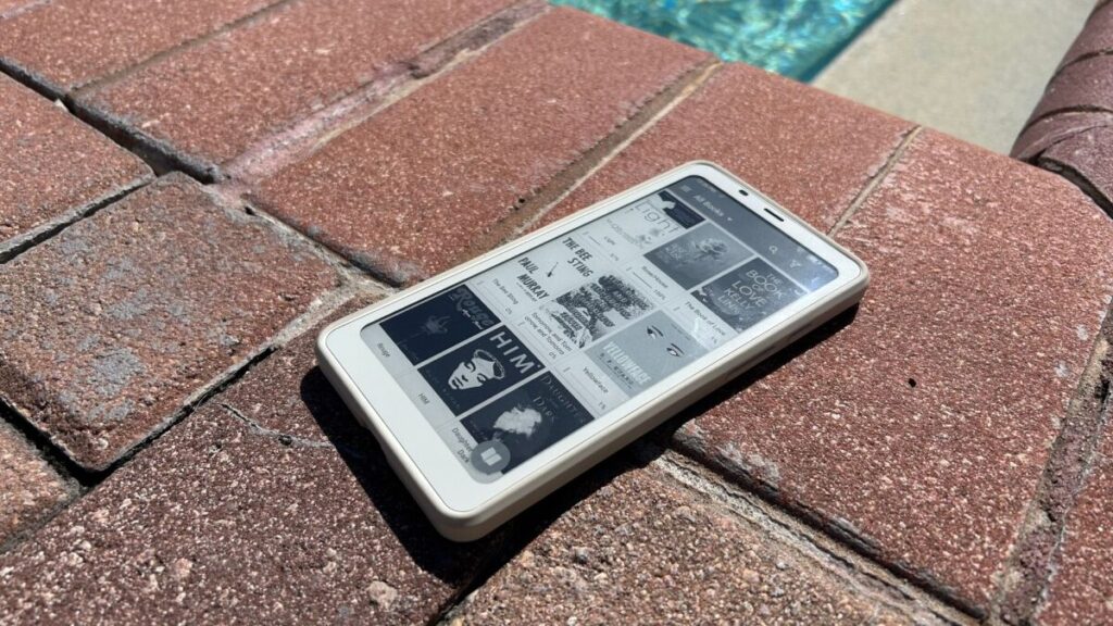 Review: The Boox Palma Is a Nearly Perfect Phone-Sized E-Reader