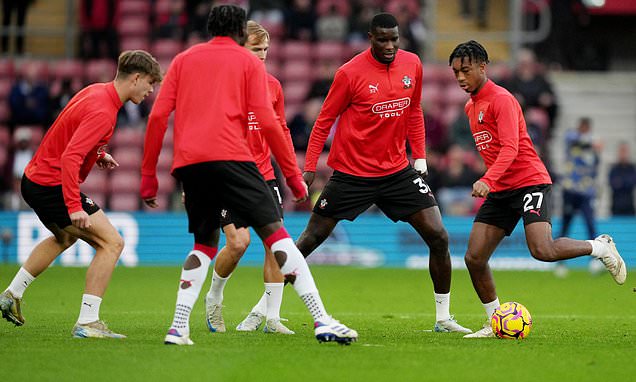 Southampton vs Liverpool - Premier League: Live score, team news and updates as Arne Slot's side look to capitalise on Man City's defeat and extend their lead at the top of the table