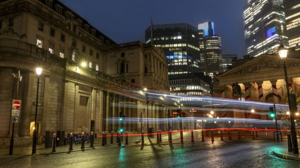 UK borrowing costs head for first daily decline in 2025