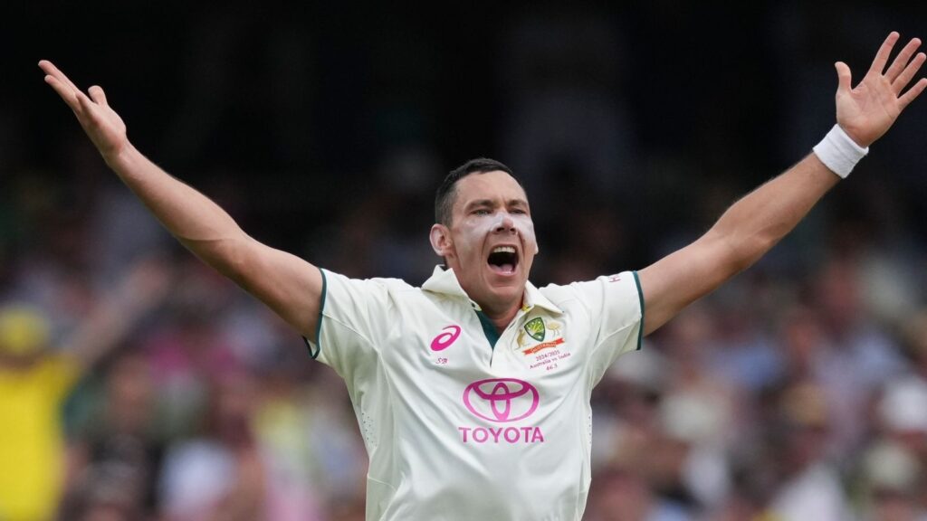 Australia's Scott Boland appeals unsuccessfully for the wicket of India's Shubman Gill during play on the first day of the fifth cricket test between India and Australia at the Sydney Cricket Ground, in Sydney, Australia, Friday, Jan. 3, 2025. (AP Photo/Mark Baker)