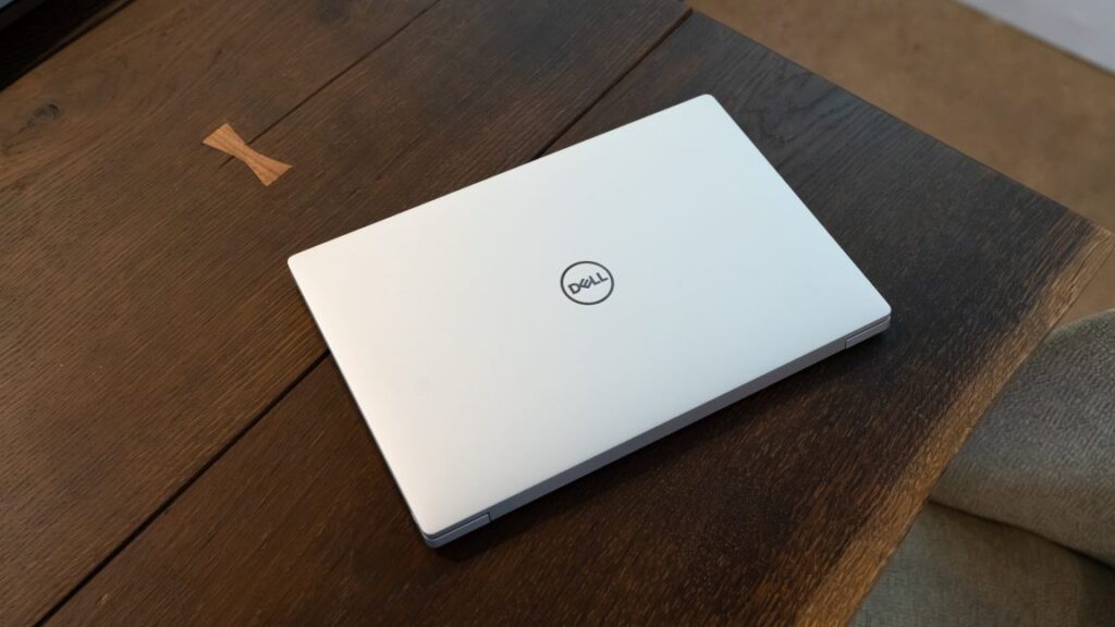 Dell XPS 13 Plus in platinum
