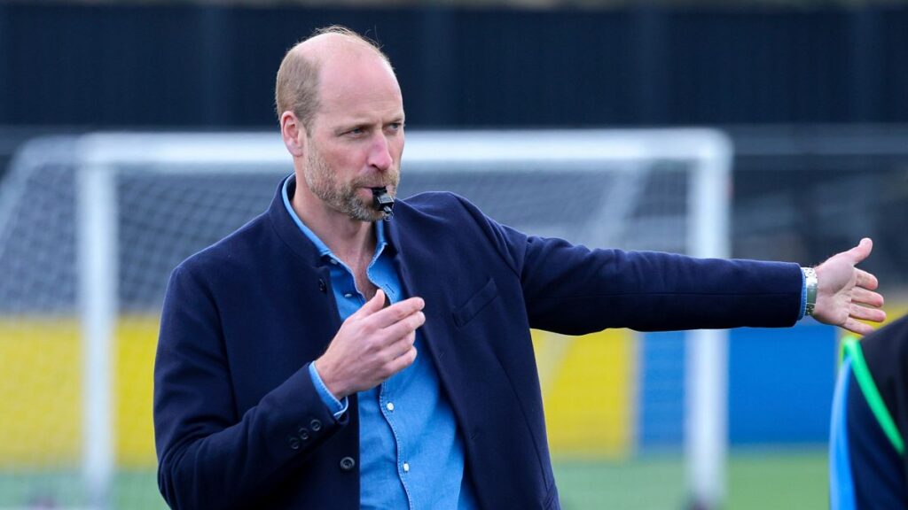 Video. Heir to throne, ref on field: William's day on football pitch