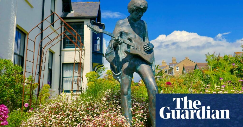 Tennyson, Virginia Woolf and Jimi Hendrix – all on a car-free trip to the Isle of Wight | Isle of Wight holidays