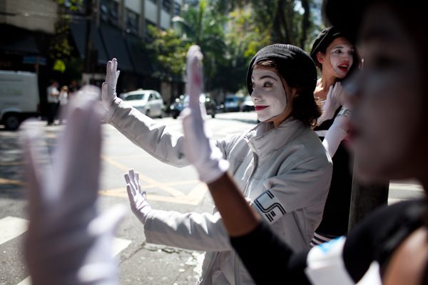 Meet the Traffic Mimes of Bogotá