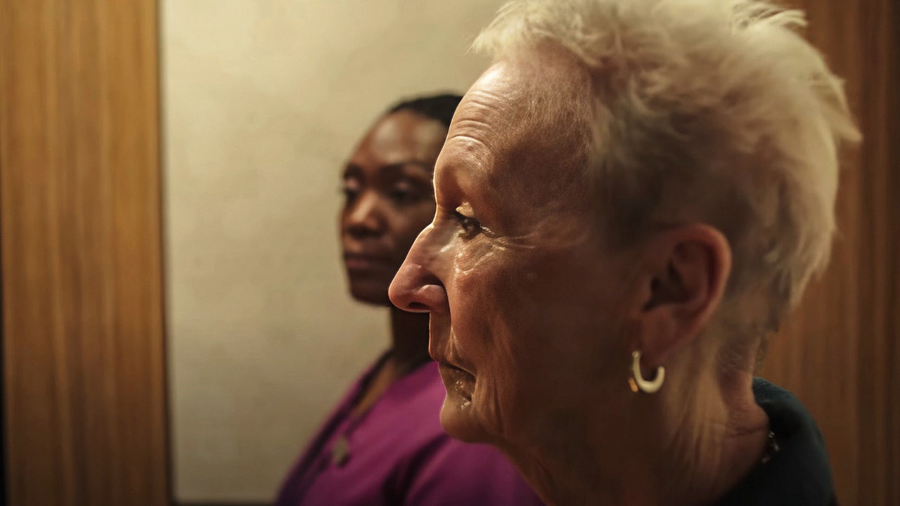 “Familiar Touch” Is an Exquisitely Fragmentary Portrait of Memory Loss