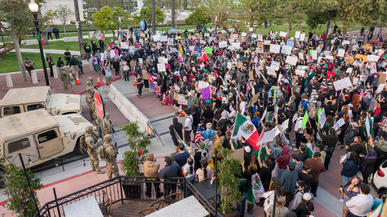 Inside the Activist Groups Resisting ICE